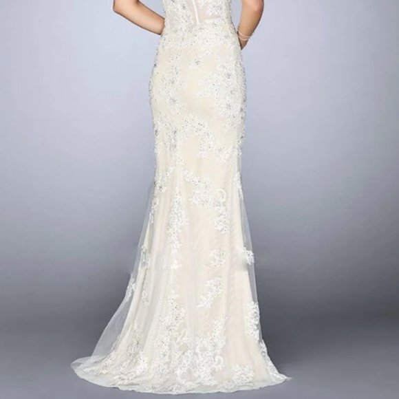 Dress - Picture 6 of 6